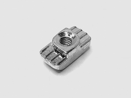 Т-гайка М4, паз 8, C179