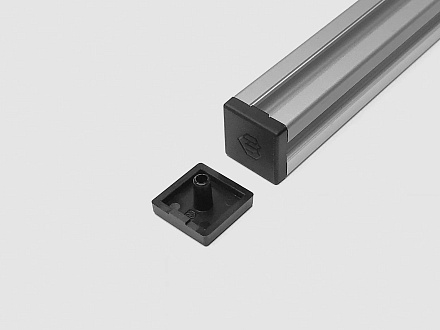 Заглушка торцевая 20 х 20 с логотипом, C158