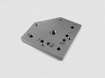 Плита для крепления опоры 120х120, 40 серия, шаг 70x70, М16, A685