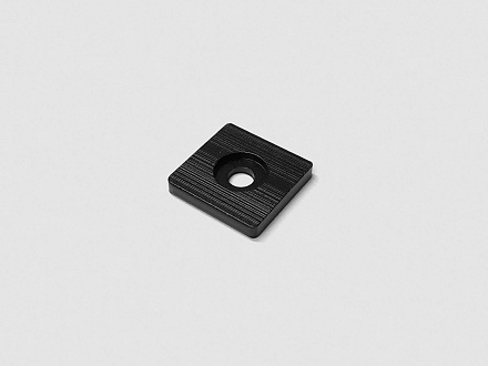 Алюминиевая торцевая заглушка 20х20 (черная), B510